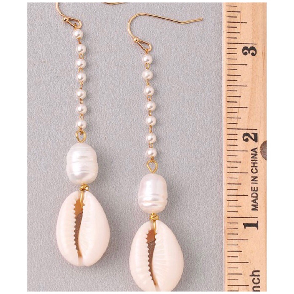 Cowrie Shell Pearl Drop Dangle Gold Earrings - Picture 2 of 2